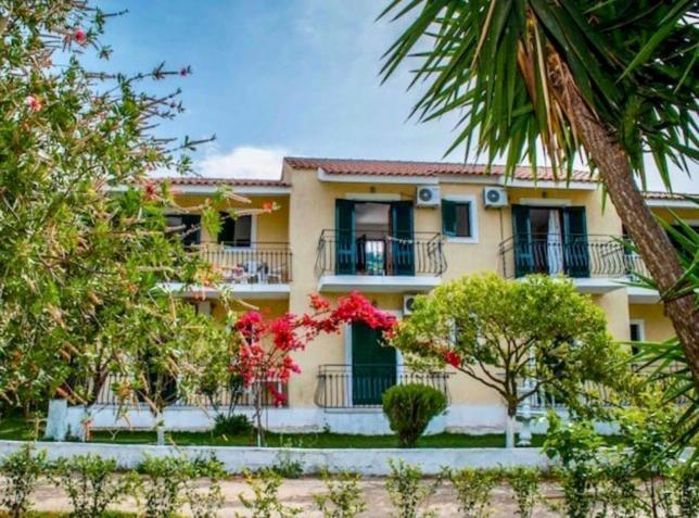 Lemon Tree Apartments B C Argostoli  Exterior photo