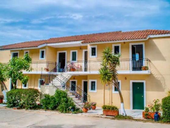Lemon Tree Apartments B C Argostoli  Exterior photo