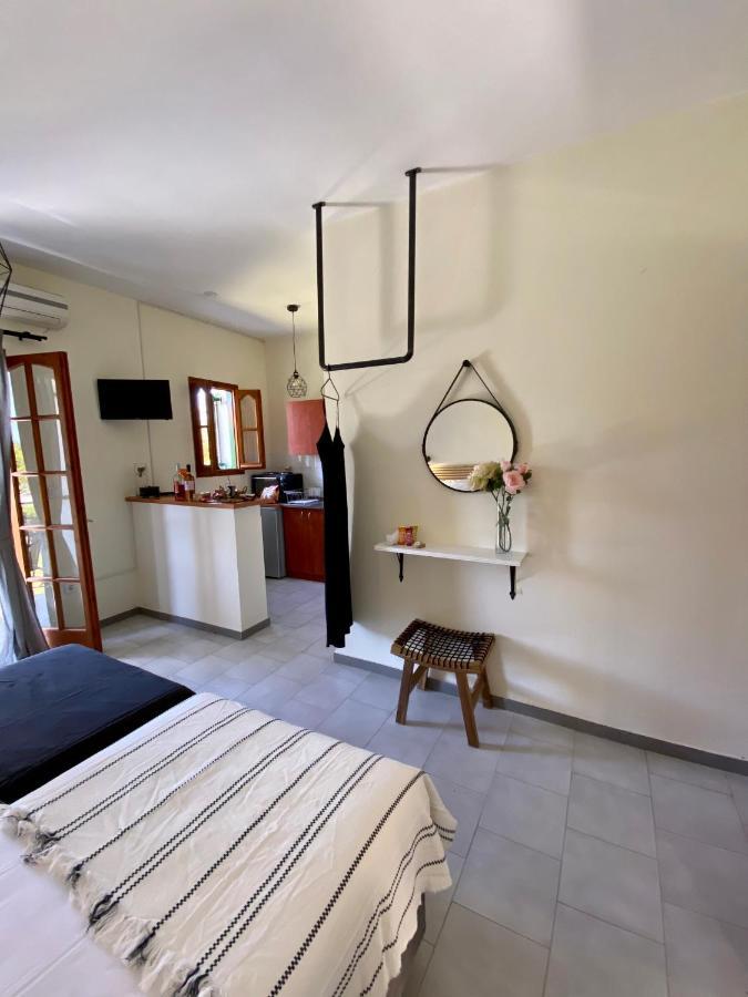 Lemon Tree Apartments B C Argostoli  Exterior photo